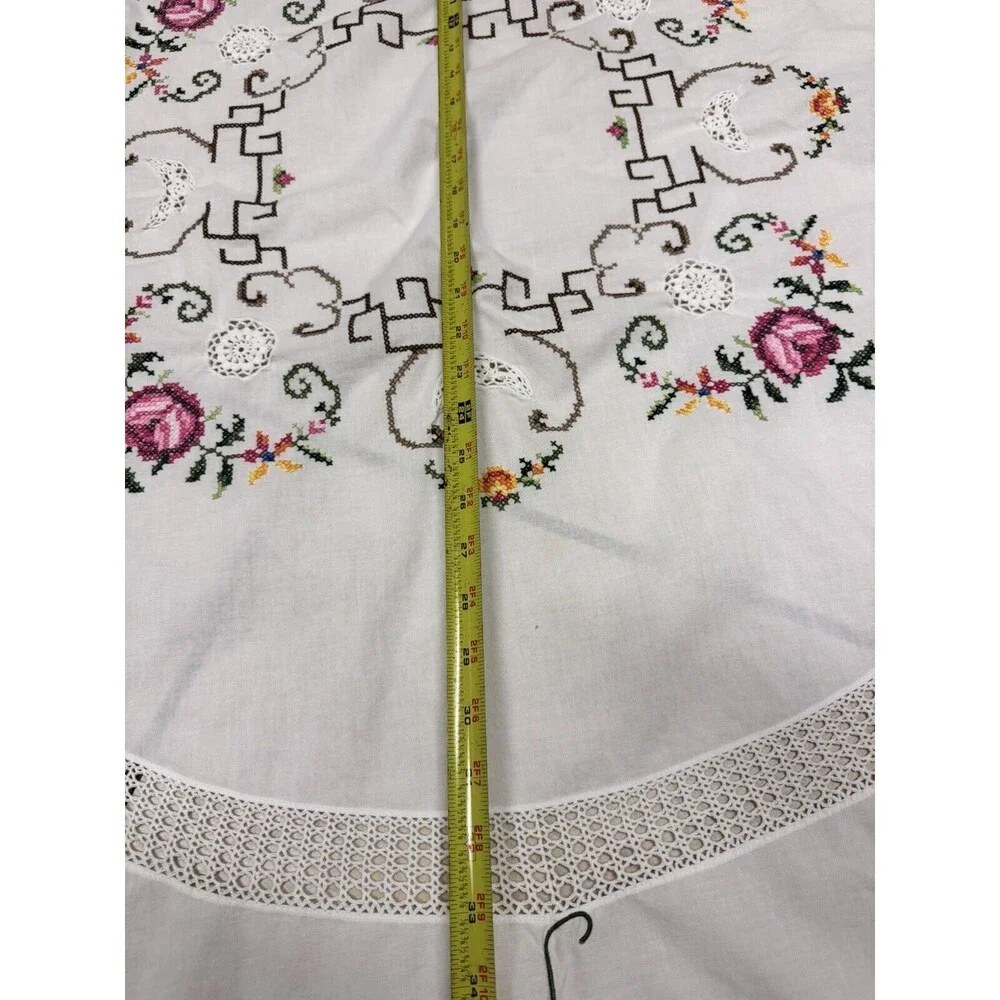 Vtg Linen Round Tablecloth White Embroidered Pink Flowers Cottage 61” Cottage